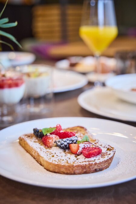 Serviertes Frühstück im Hotel nōa Schladming