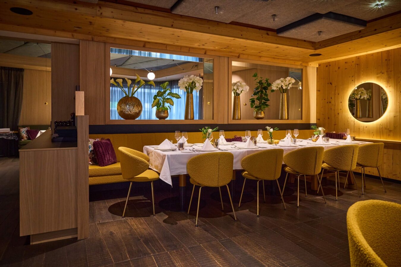gedeckter Tisch im Restaurant im nōa Schladming