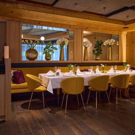gedeckter Tisch im Restaurant im nōa Schladming