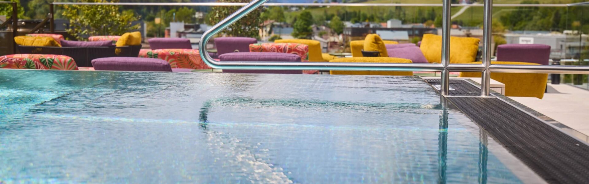 Pool am Rooftop mit wunderschönem Panoramablick auf Schladming, nōa Schladming