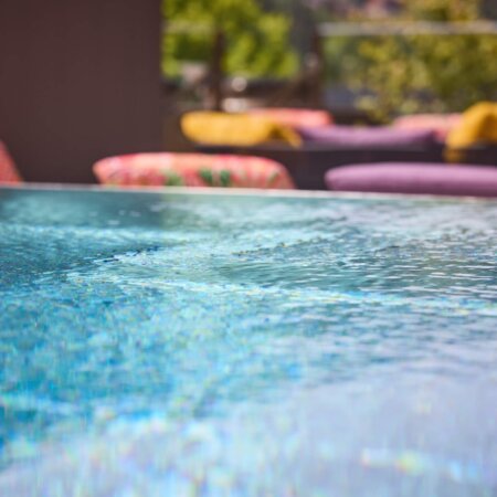 Pool am Rooftop mit wunderschönem Panoramablick auf Schladming, nōa Schladming