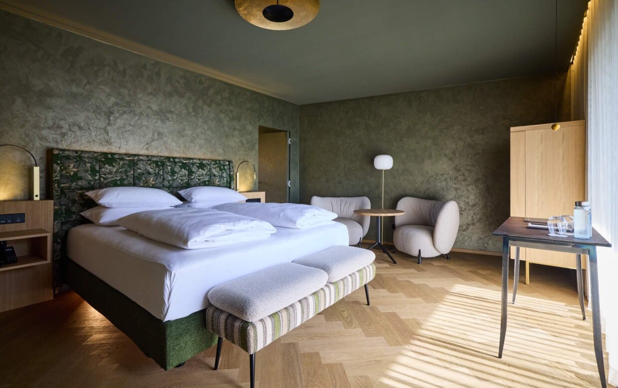 Suite mit Sitzbereich, Bar und Arbeitstisch
