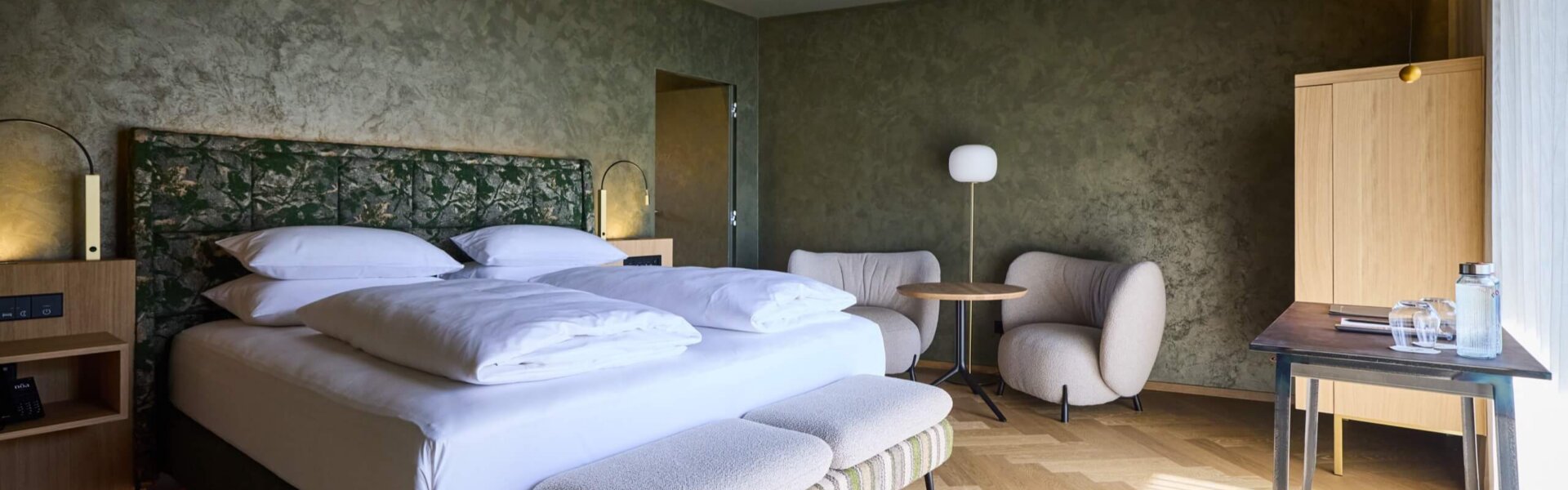 Suite mit Sitzbereich, Bar und Arbeitstisch