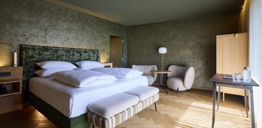 Suite mit Sitzbereich, Bar und Arbeitstisch