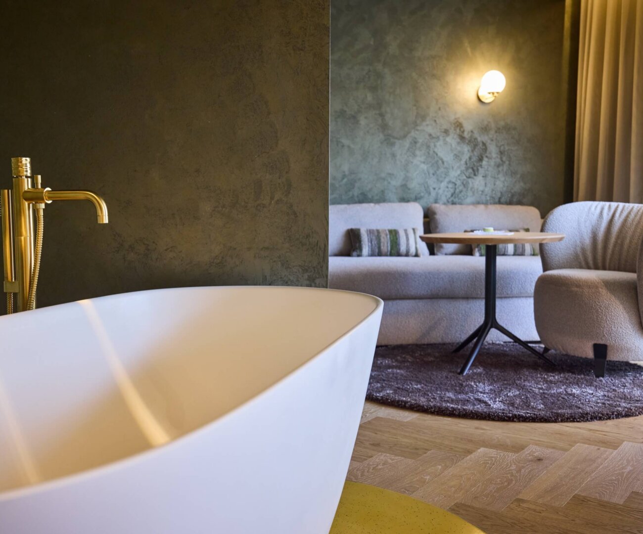 freistehende Badewanne, Suite im nōa Schladming