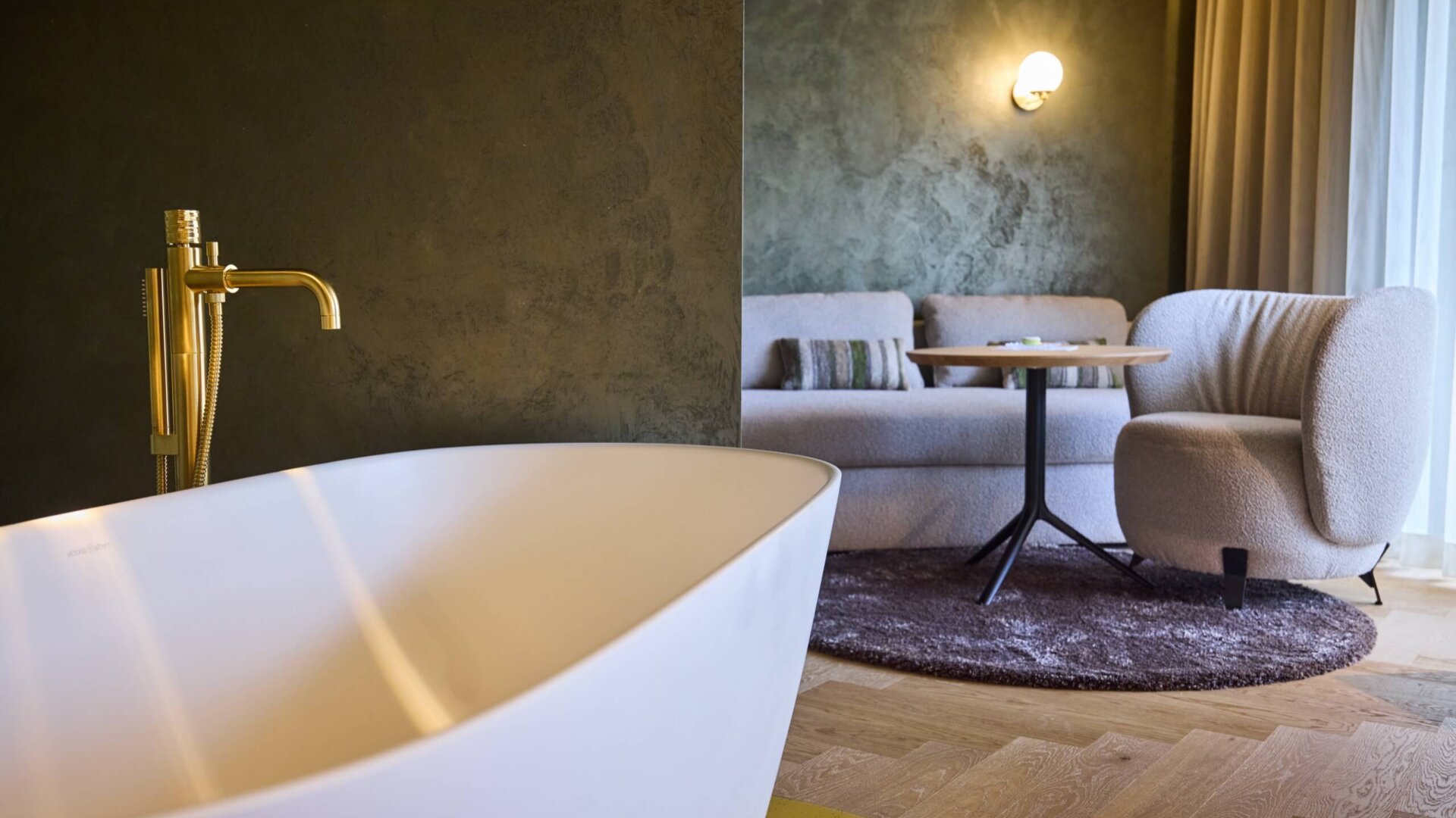 freistehende Badewanne, Suite im nōa Schladming