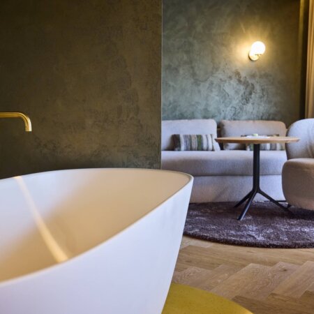 freistehende Badewanne, Suite im nōa Schladming